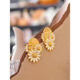 Daisy Flower Earrings – Trendy & 18K Gold Floral Jewelry | Huna Jewelry