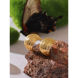 Lainey Wide C-Shape Huggie Earrings – Modern & Chic Jewelry | Huna Jewelry