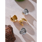 Lainey Wide C-Shape Huggie Earrings – Modern & Chic Jewelry | Huna Jewelry