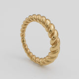 Lia Twisted Ring – 18K Gold or Silver-Plated Stainless Steel | Huna Jewelry